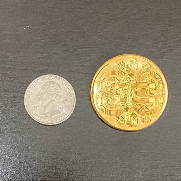 Vintage Gold-tone Etched Celtic Knot Round Scarf Clip - Picture 6 of 10